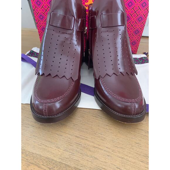 Tory Burch Hyde 40mm Glossy Calf Leather Ankle Booties Size 7.5 W/ Dust Bag IOB - Picture 2 of 12